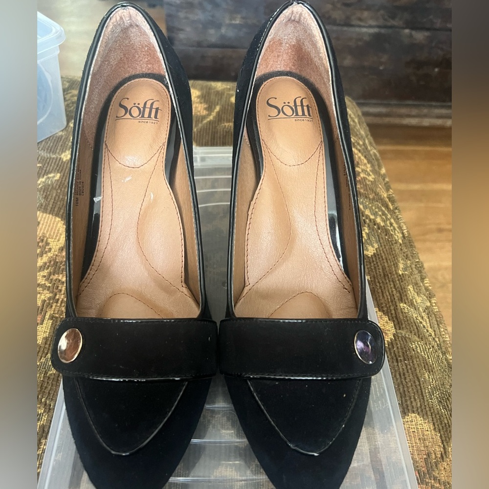Sofft black suede pumps. Super comfortable